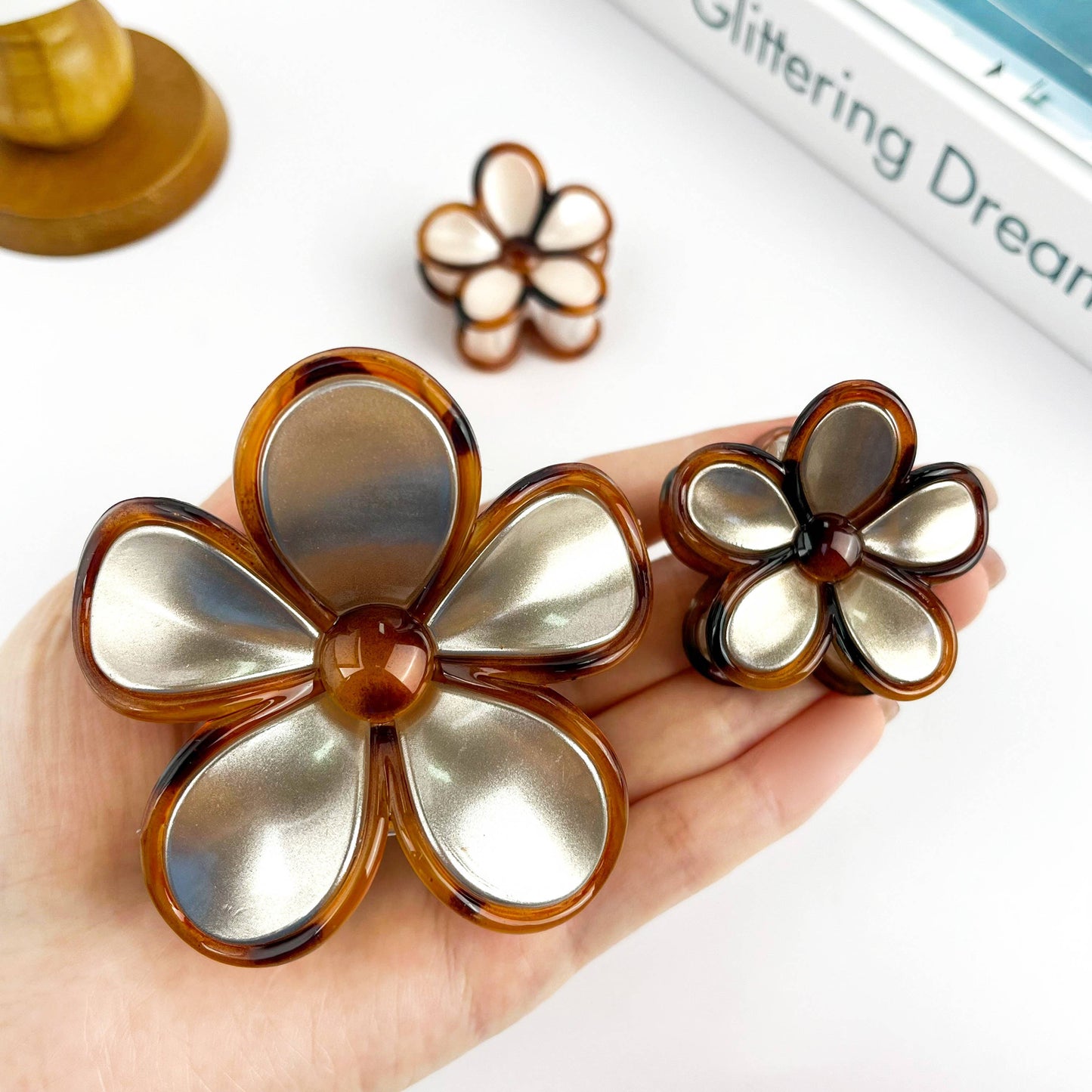 TORTOISESHELL FLOWER HAIR CLIP