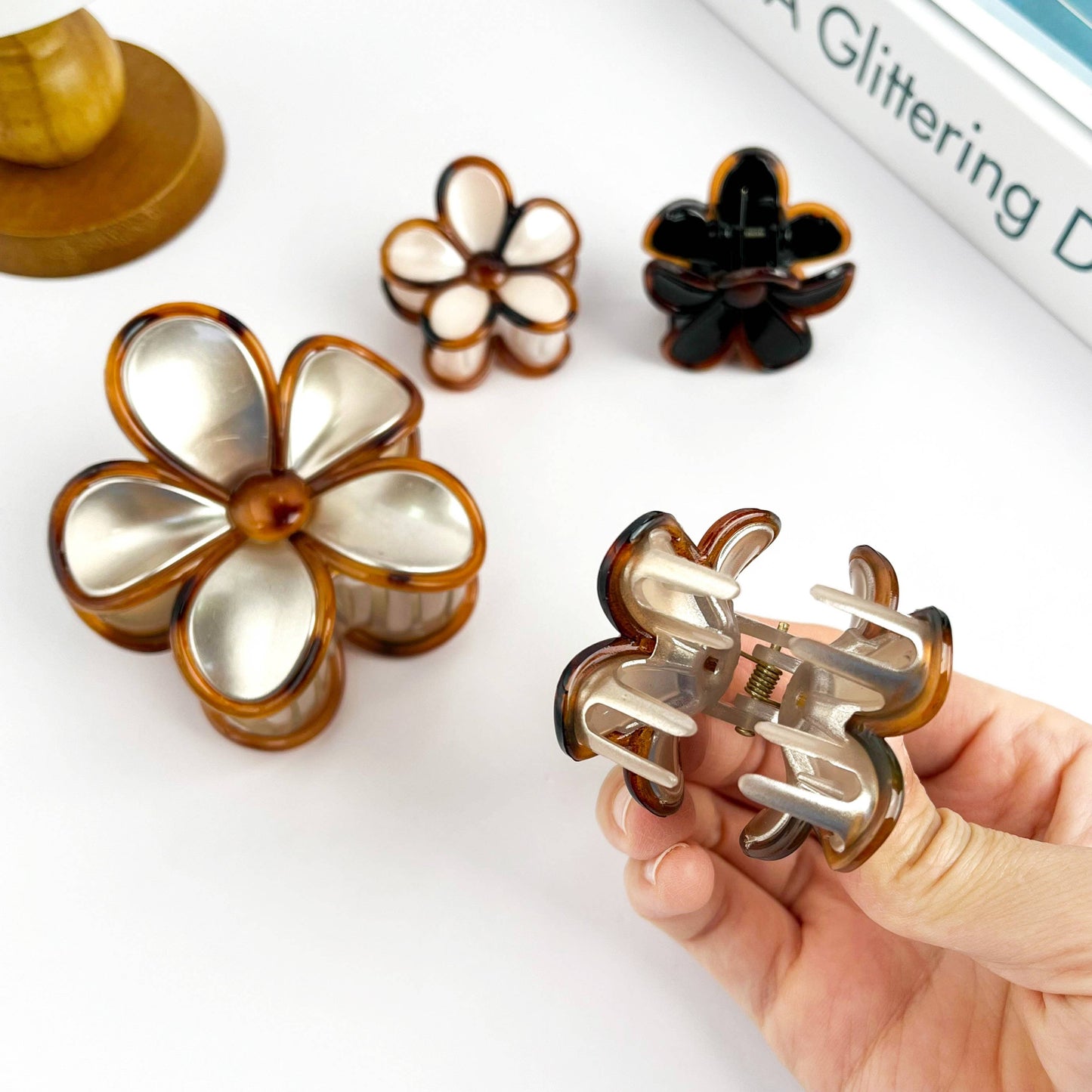 TORTOISESHELL FLOWER HAIR CLIP